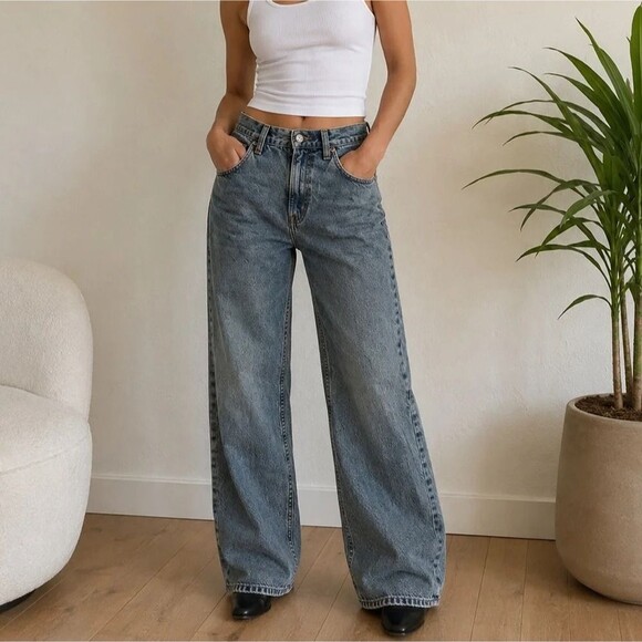 Abercrombie & Fitch Denim - NWT Abercrombie & Fitch The Loose High Rise Wide Leg Jeans Medium Wash Size 27/4